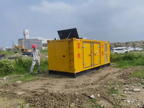新邵200KW柴油发电机机组每小时的油耗量受哪些因素影响？